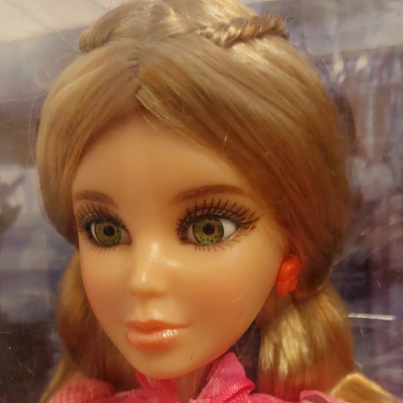 LIV SCHOOL'S OUT HAYDEN - Picture 3 of 5